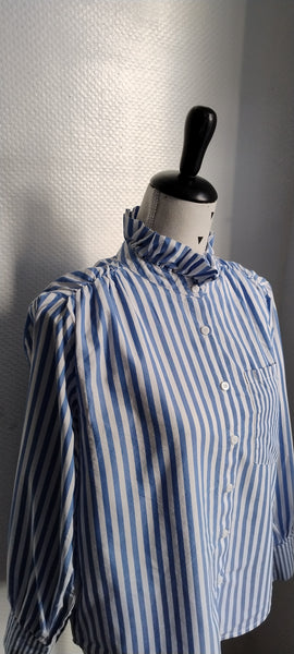 Blouse Rayée col montant volanté