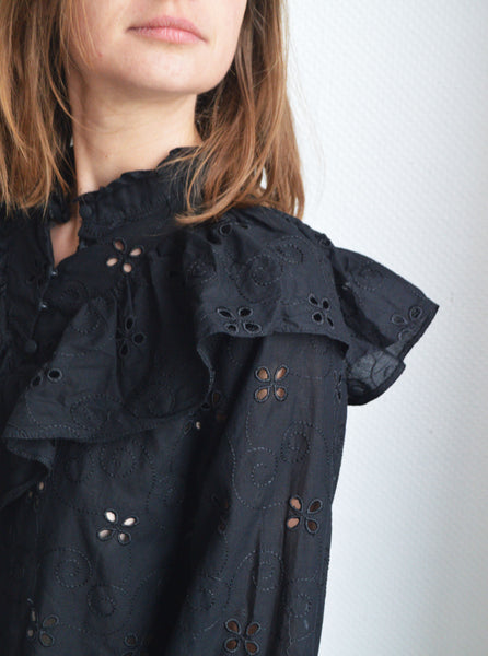 Blouse black broderies