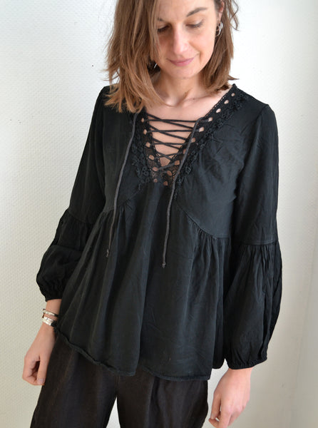 Blouse Noire à lacets