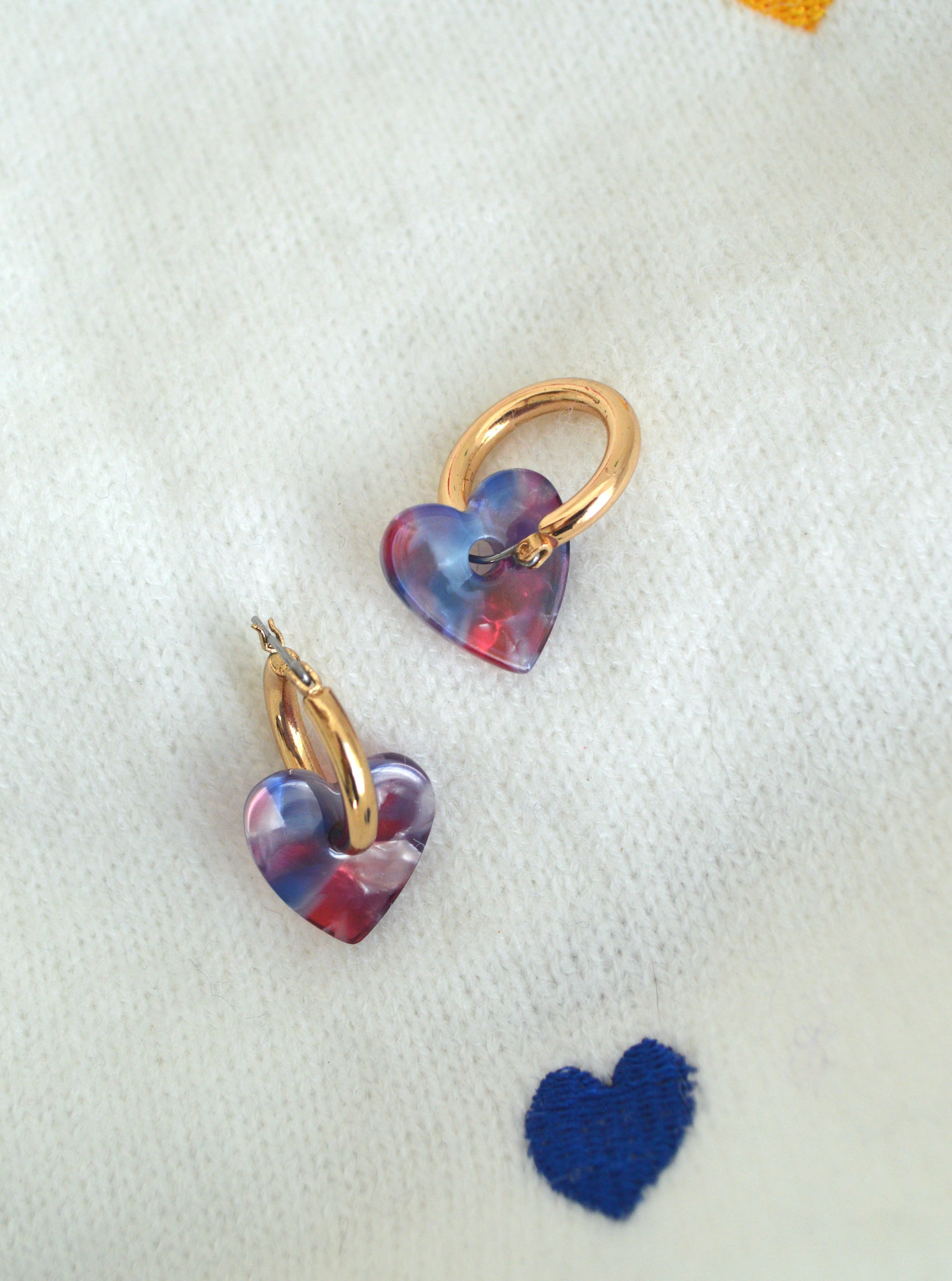 Boucles coeurs colorés