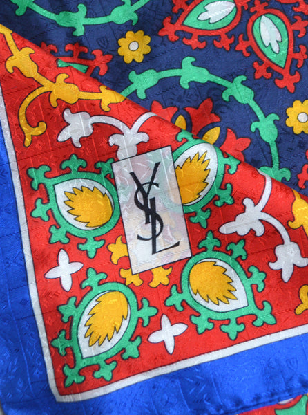 Foulard en soie Yves Saint Laurent