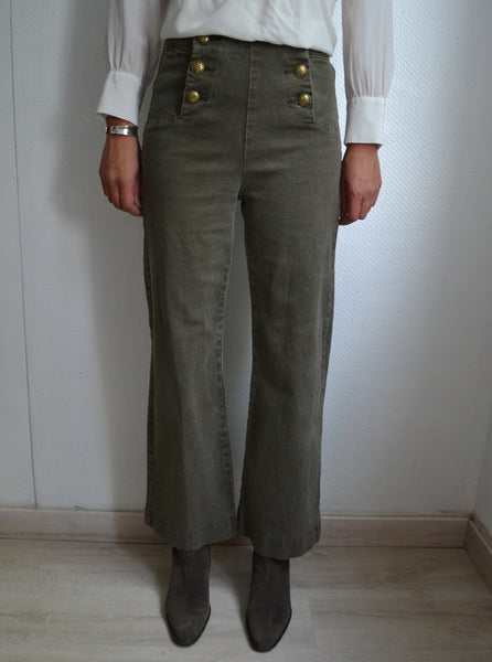 Jean Flare Kaki Oraije