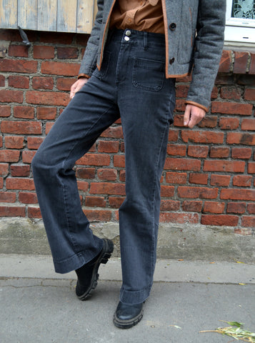Jean Flare Noir Oraije
