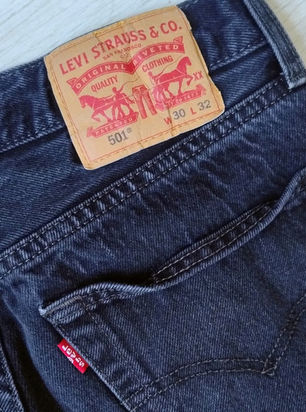 Jean Gris foncé Levis 501