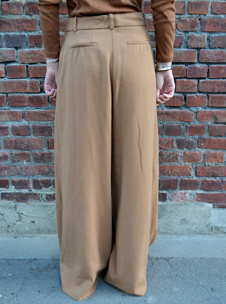 Pantalon Camel Essentiel Antwerp