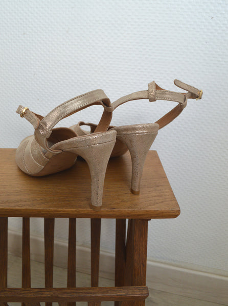 Sandales Pied de Biche T38 Neuve