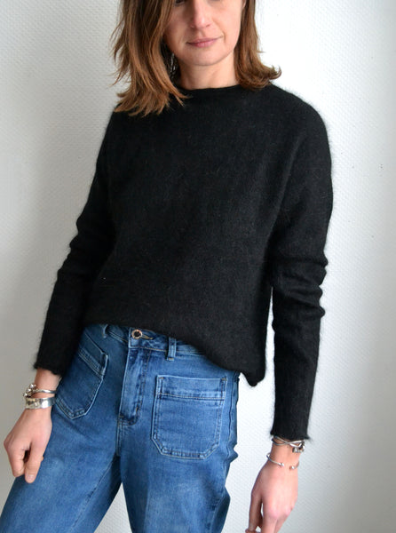 Pull Angora Noir Karl Marc John
