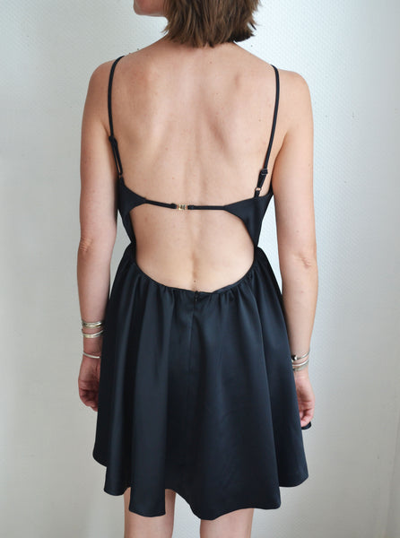 Robe Dos Nu Satin Noir