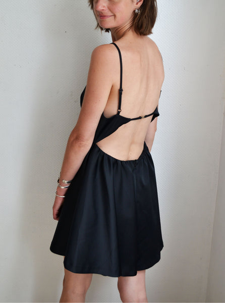 Robe Dos Nu Satin Noir