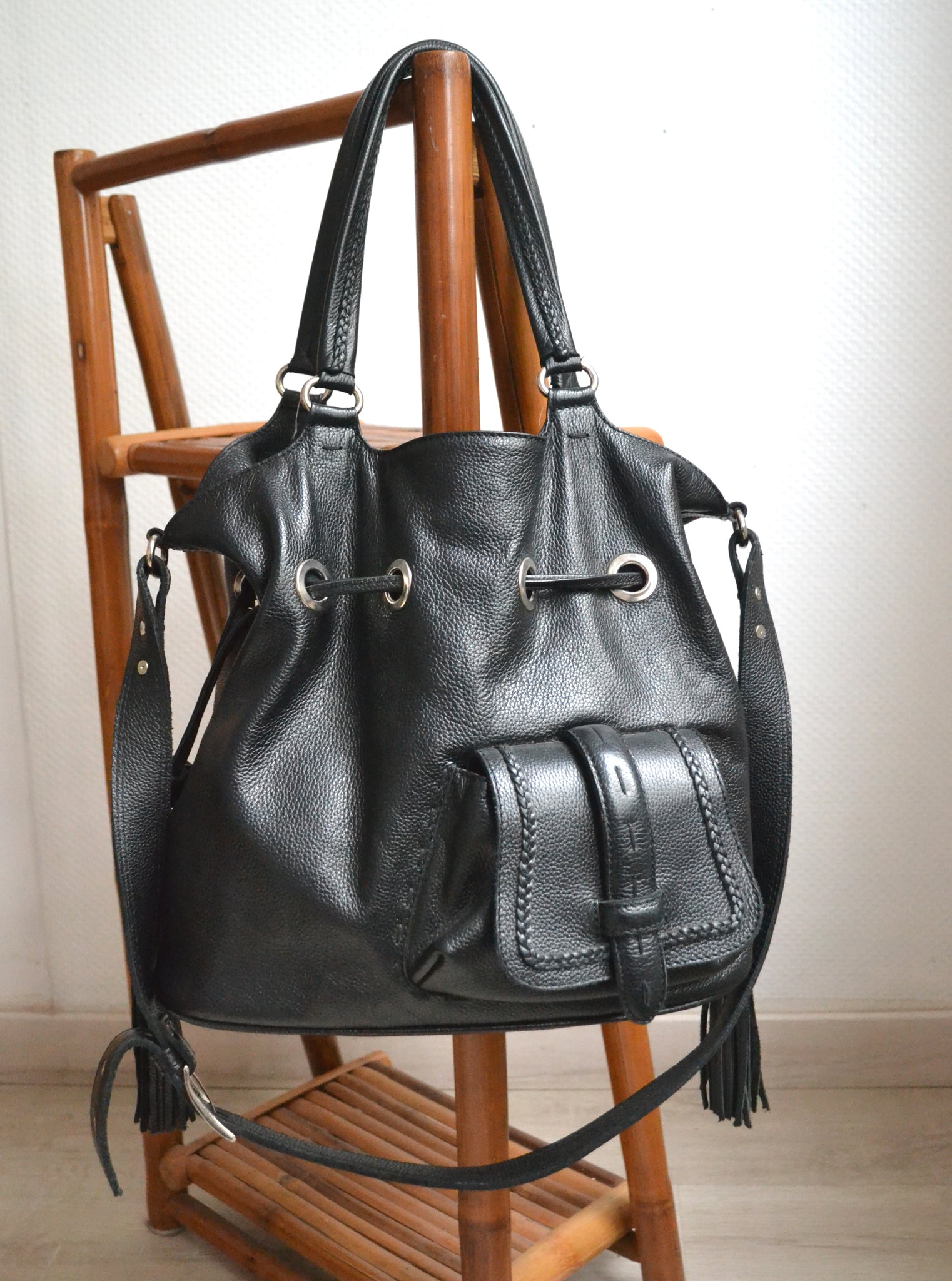 Sac Seau en cuir noir