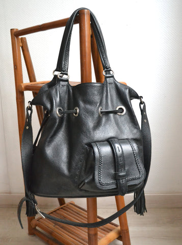 Sac Seau en cuir noir