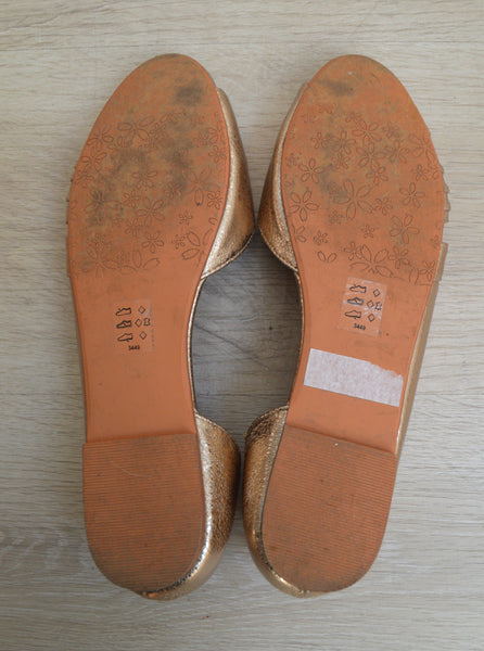Ballerines en cuir dorées T40
