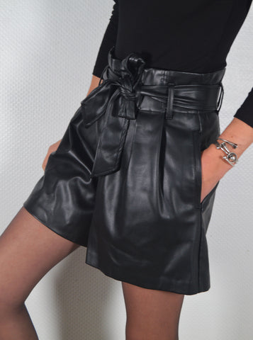 Short Noir Simili