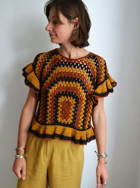 Top crochet volants
