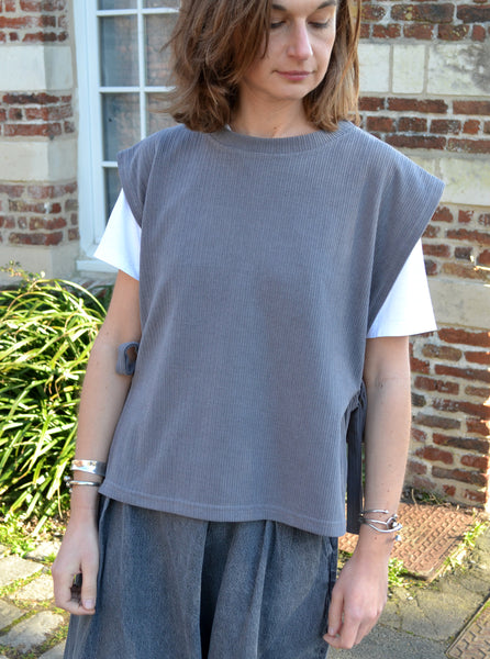 Top Plastron à nouettes gris